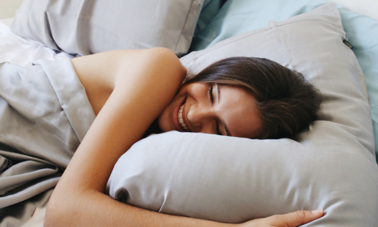 10 Benefits of Sleeping Naked